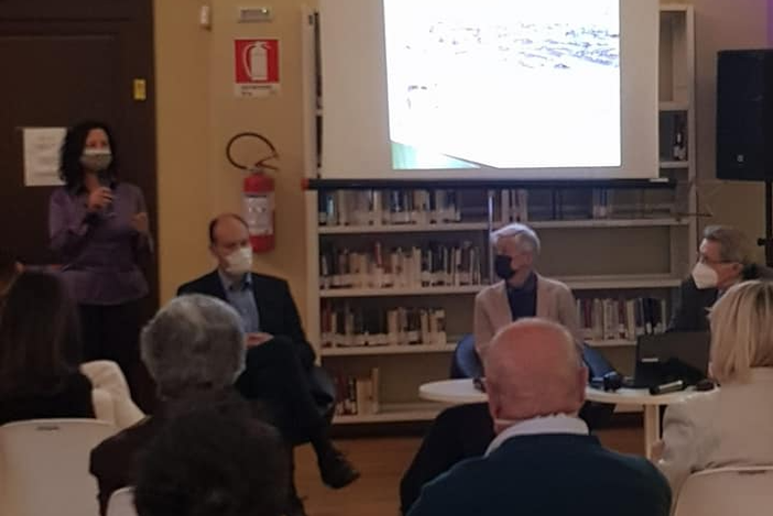 La conferenza, aperta dalla vicesindaco Manuela Maffioli