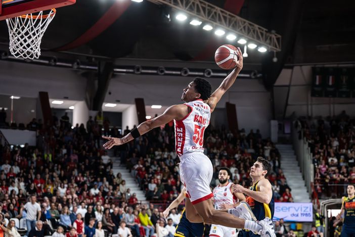 Serata da 42 punti per Jaylen Hands (foto Fabio Averna)