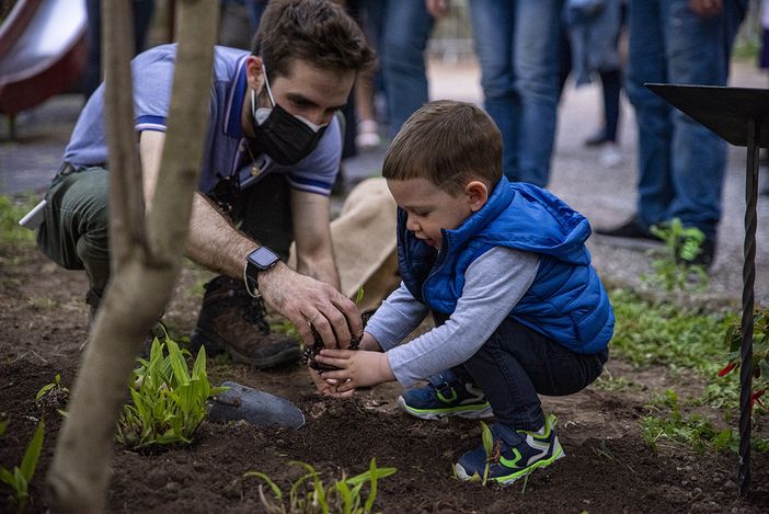 FOTO. Caro Ave, dalla terra dei Giardini nasce un fiore per te