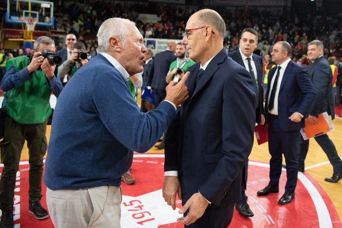 Caja e Bulgheroni discutono nella partita contro Venezia del campionato 2019/2020