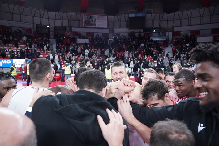 Adriano un coach e un padre felice: «Stiamo portando avanti un percorso. Dedico la vittoria a mia figlia» Adriano un coach e un padre felice: «Stiamo portando avanti un percorso. Dedico la vittoria a mia figlia»