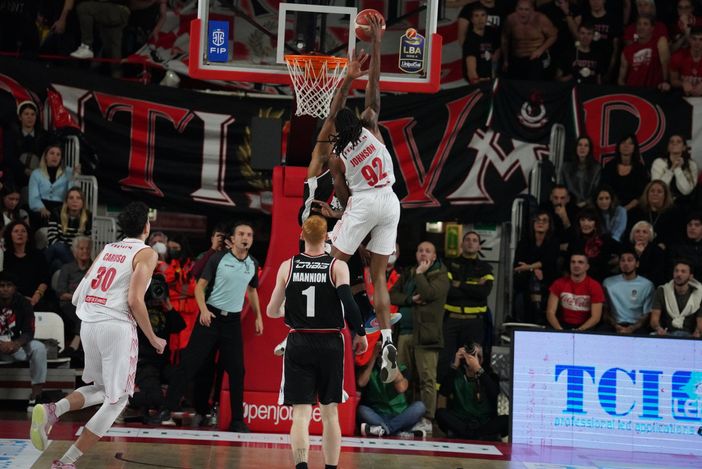 Nello spettacolo di Masnago la Virtus vince e Varese convince