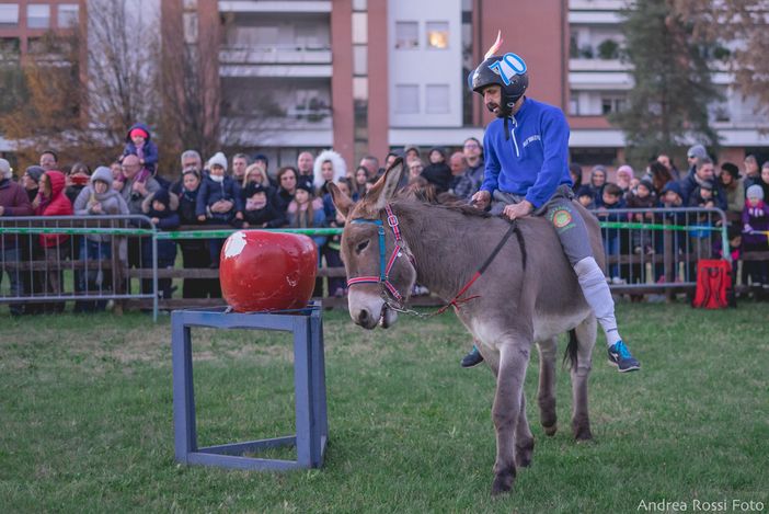 Gallarate, a Madonna in Campagna torna il "Palio della Rama di Pomm"