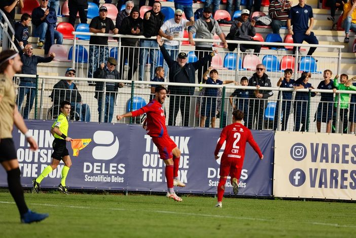 Pertosa segna il 2-2 che tiene vivo il sogno della Varesina Pertosa segna il 2-2 che tiene vivo il sogno della Varesina