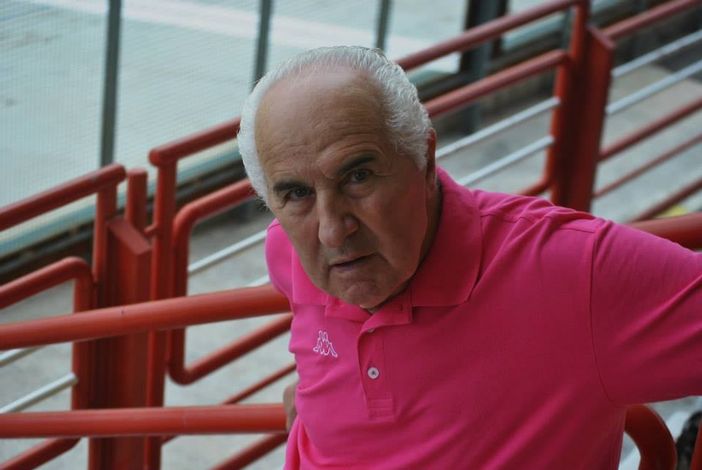 Oggi a Gazzada l'ultimo saluto al "Cenda". Ci ha fatto amare il Varese