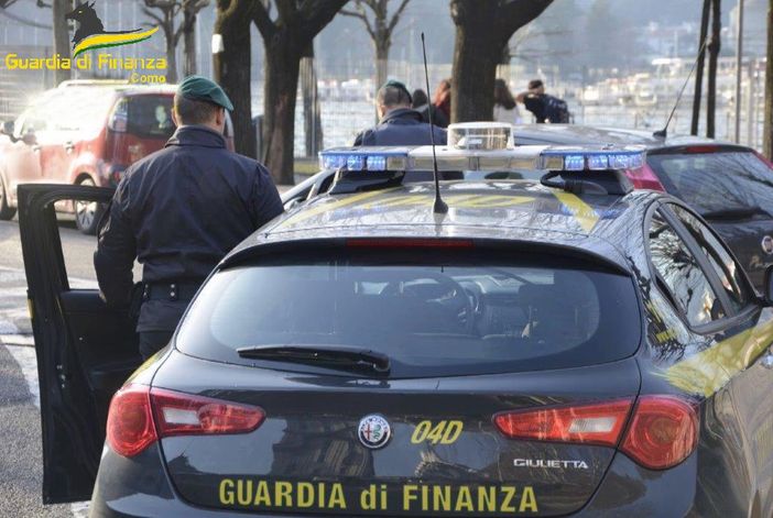 La Guardia di Finanza di Como sequestra un'area di 17mila metri quadri utilizzata come discarica abusiva La Guardia di Finanza di Como sequestra un'area di 17mila metri quadri utilizzata come discarica abusiva