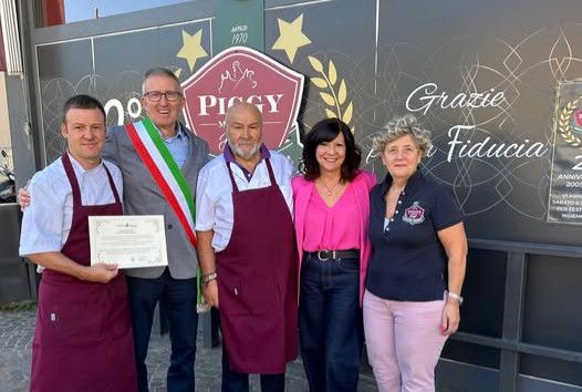 Festa a Gazzada Schianno per i vent'anni del Piggy Market Festa a Gazzada Schianno per i vent'anni del Piggy Market