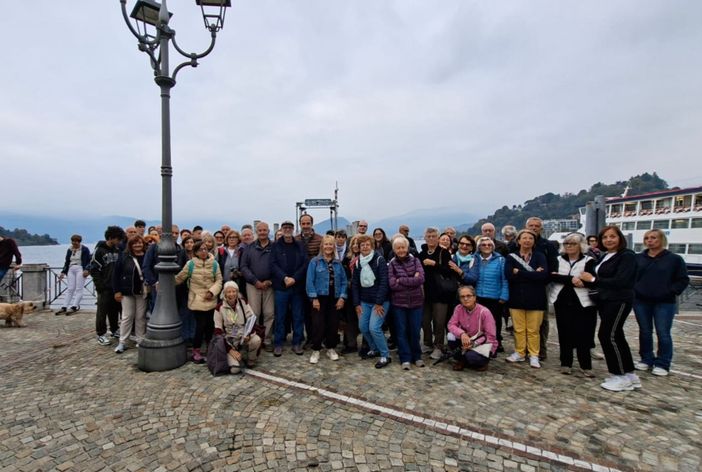 I protagonisti della camminata della Pro loco nella storia di Laveno