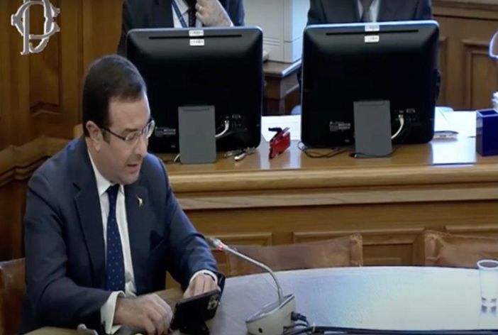 Crisi Beko, interrogazione di Candiani al ministro Urso: «Cosa farà il governo per salvaguardare i posti di lavoro?». La risposta: «Concordiamo e supportiamo ogni iniziativa utile»