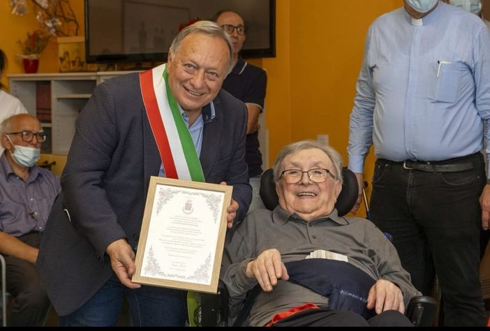 Clivio in lutto: è scomparso Don Ausonio Colombo, per 40 anni guida della comunità Clivio in lutto: è scomparso Don Ausonio Colombo, per 40 anni guida della comunità