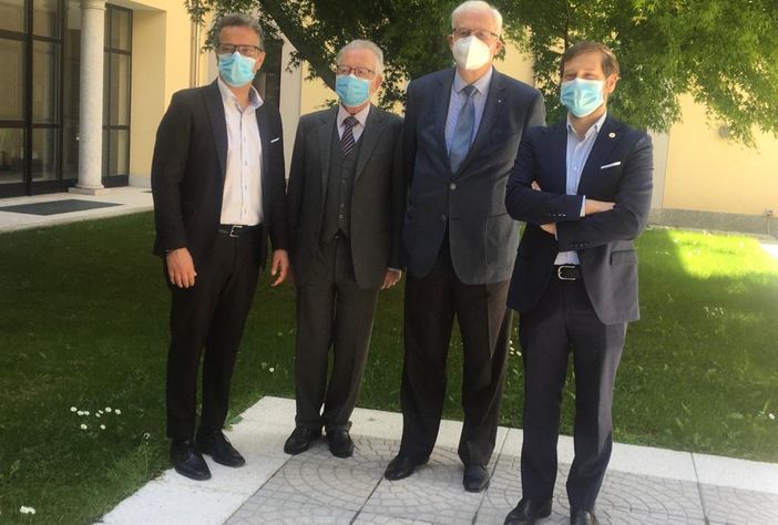 Il presidente Monti (a destra) poi il presidente della Provvidenza Mazzucchelli, il vice Belloni e il consigliere comunale Albani