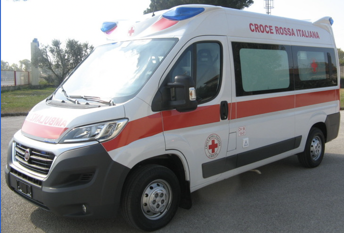 Scontro tra due auto alle Bustecche, ferita una ragazza di 21 anni Scontro tra due auto alle Bustecche, ferita una ragazza di 21 anni