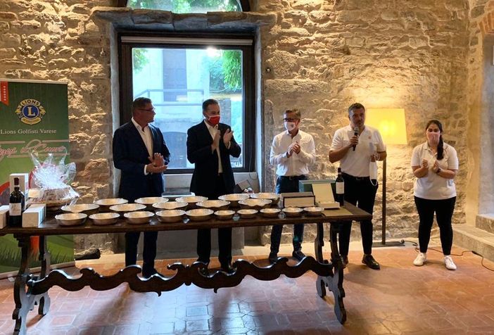 FOTO. Con il Lions Golf Varese sul green di Luvinate vince la solidarietà