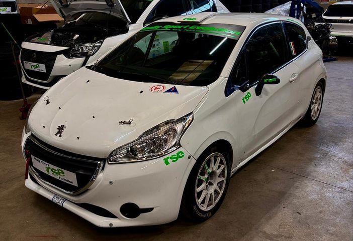 La Peugeot 208 R2B con cui Manuel Colombo si prepara a correre al Rally dei Laghi 2025 La Peugeot 208 R2B con cui Manuel Colombo si prepara a correre al Rally dei Laghi 2025
