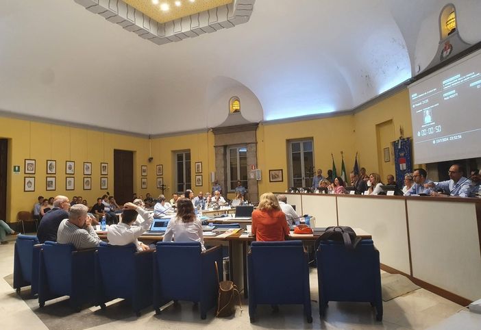 Rimpasto, Cascio: «Il sindaco intervenga per interrompere questo spettacolo indecoroso»