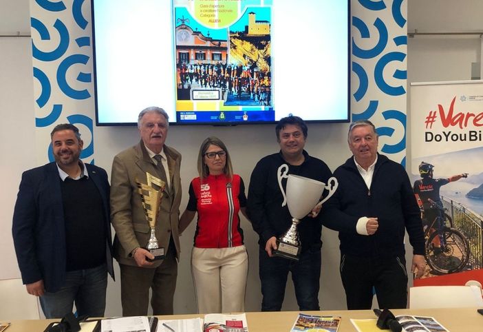 Una maglia per celebrare la Varese-Angera di ciclismo Una maglia per celebrare la Varese-Angera di ciclismo