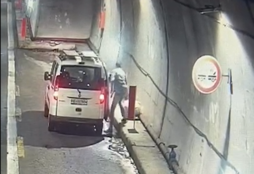 VIDEO - Abbandonava rifiuti in una galleria del Sempione, multa da 6500 euro per un imbianchino residente a Sesto Calende