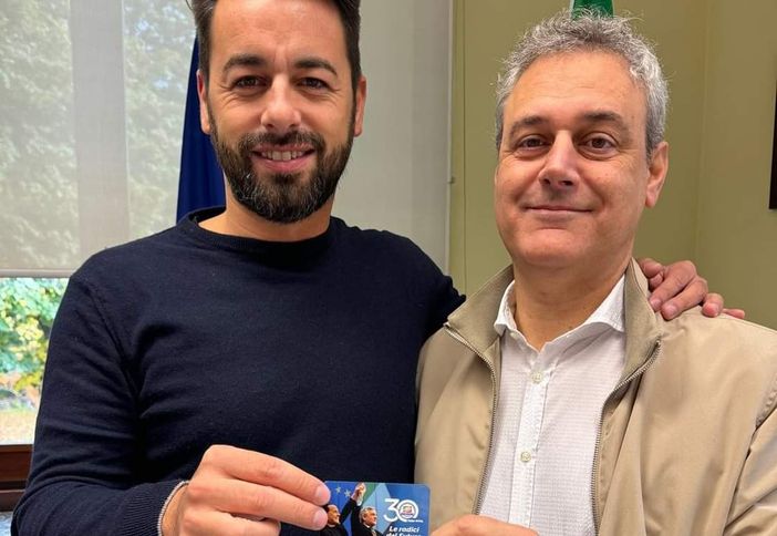 Regnicoli (a destra) con Veggian (segretario provinciale FI Monza) Regnicoli (a destra) con Veggian (segretario provinciale FI Monza)