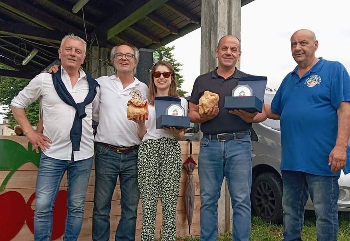 FOTO. La Festa delle Ciliegie a Oltrona è sempre un successo, premiati i vincitori della "Spudagianda" FOTO. La Festa delle Ciliegie a Oltrona è sempre un successo, premiati i vincitori della "Spudagianda"