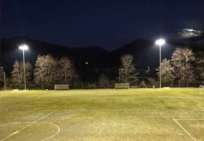 Il nuovo impianto di illuminazione del campo sportivo comunale di Leggiuno Il nuovo impianto di illuminazione del campo sportivo comunale di Leggiuno