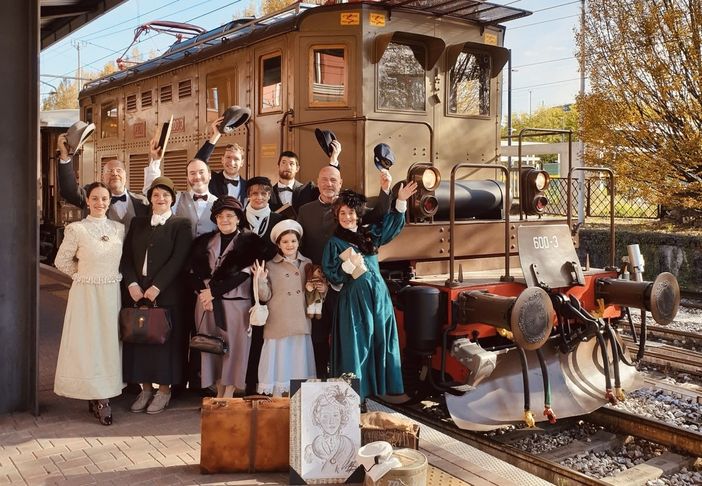 Torna il treno storico di Trenord tra Milano e Laveno Mombello