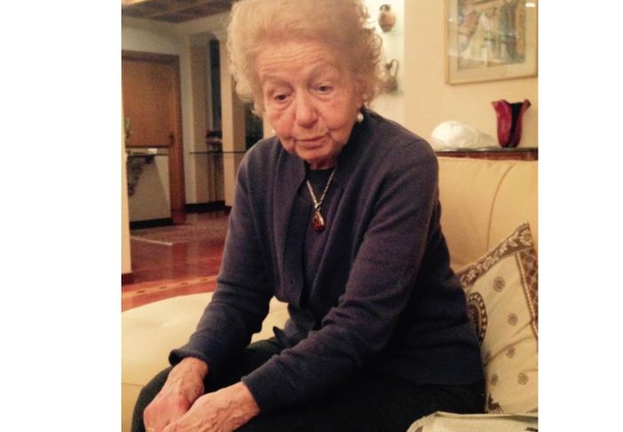 Varese festeggia i 100 anni di Anna Ghittoni: «Il segreto della longevità? Un cucchiaio di miele alla mattina»