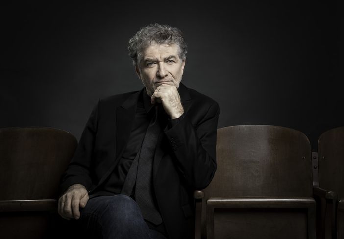 Gioele Dix al Teatro Sociale di Luino Gioele Dix al Teatro Sociale di Luino