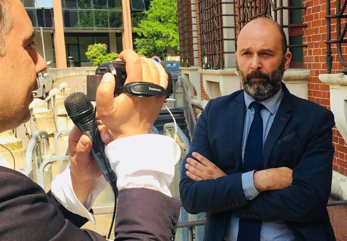 L'avvocato Mauro Nucera intervistato da Filippo Brusa di Biancorossi News, la testata giornalistica di Rete 55, fuori dal tribunale di Varese