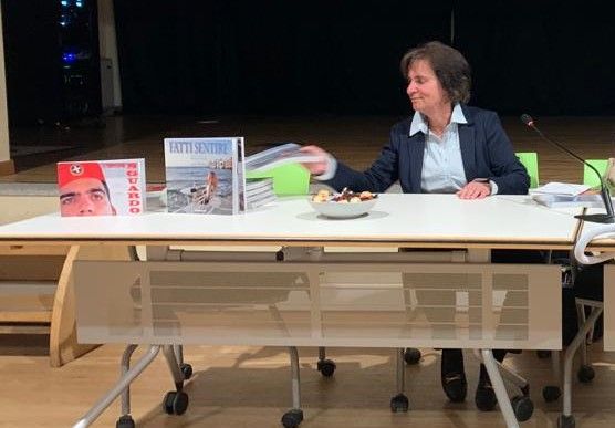 Paola Pellai presenta i suoi libri "Il tempo di uno sguardo" e "Fatti sentire"