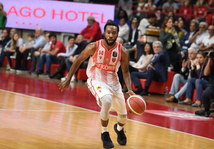 Il rendimento di Josh Mayo si sta pericolosamente appiattendo. E a Cremona ha toccato il fondo delle sue prestazioni (foto archivio)