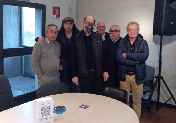 La delegazione varesina presente all'evento dedicato ai cinquant'anni delle radio libere La delegazione varesina presente all'evento dedicato ai cinquant'anni delle radio libere
