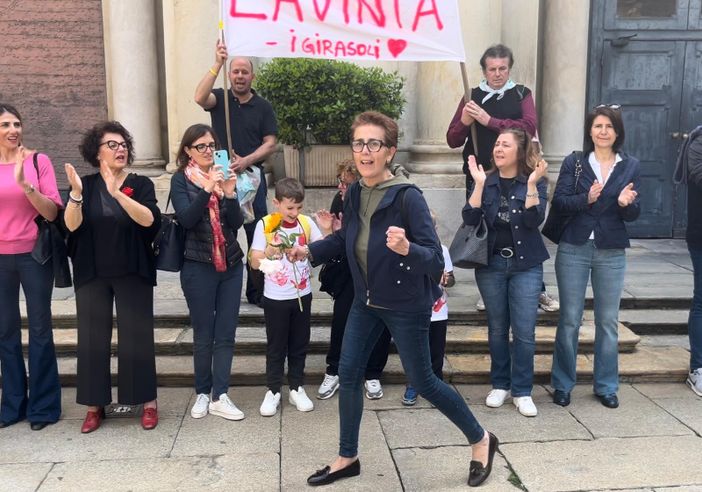 Varese scende in strada per la famiglia Limido. E piazza San Vittore urla: «Forza Lavinia»