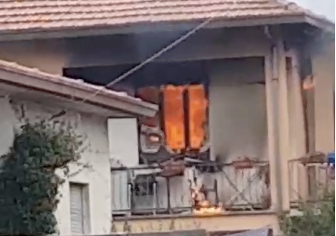 Un'immagine dell'incendio Un'immagine dell'incendio