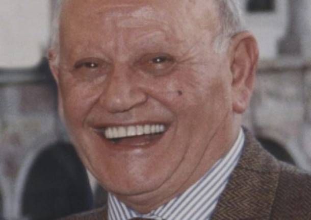 È morto il padre dell'assessore varesino Dino De Simone È morto il padre dell'assessore varesino Dino De Simone