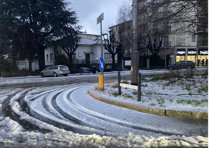 Viale Belforte, senso unico alternato fino al 31 marzo per lavori alla rete di illuminazione