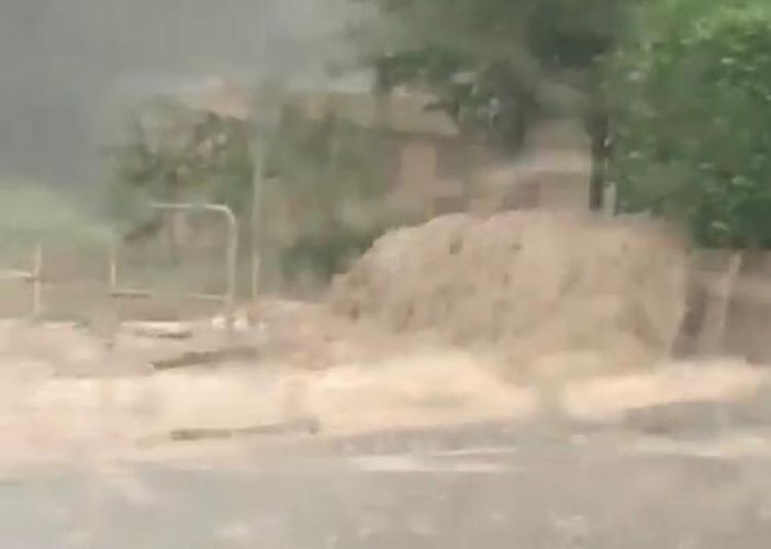 VIDEO. Una bufera d'acqua improvvisa colpisce la zona tra Varese e Gavirate VIDEO. Una bufera d'acqua improvvisa colpisce la zona tra Varese e Gavirate