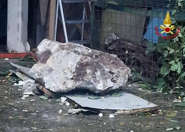 Bisuschio, rocce cadono a valle in serata: evacuate sedici persone
