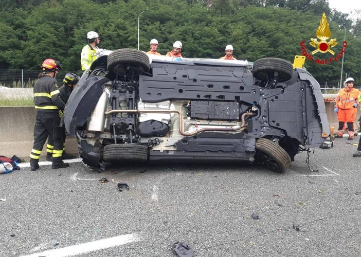 Tragico incidente sull'autostrada a Vergiate: due anziani perdono la vita dopo essersi ribaltati con l'auto