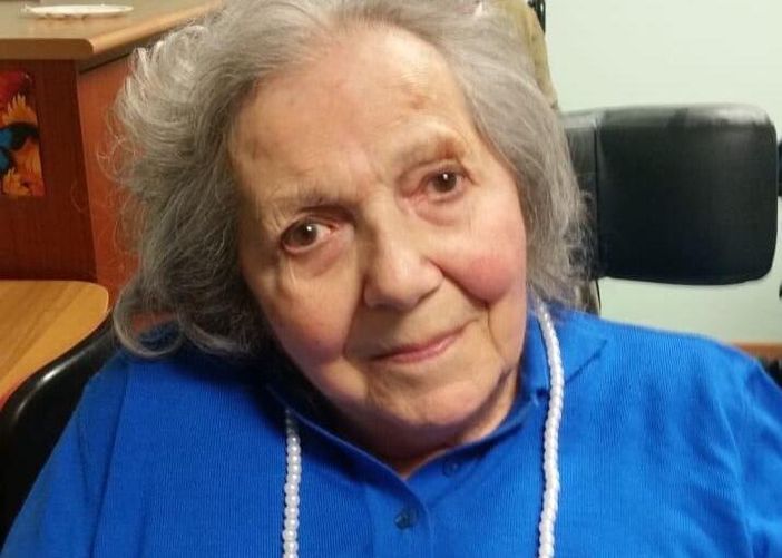 Luisa Oprandi saluta mamma Ambrogina. Nel suo bellissimo sorriso rivedevamo il sorriso delle nostre mamme