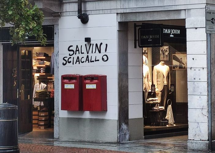 Insulti a Salvini vicino alla sede della Lega. Angioy Viglio: «Un segnale che è specchio di un clima d’odio da non sottovalutare»