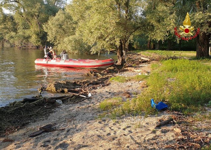 Brebbia, donna scompare: ritrovata senza vita dai vigili del fuoco