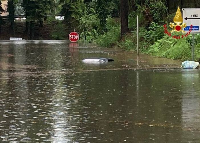 Il bilancio di una domenica di maltempo in tutto il Varesotto: 11 le persone salvate dai vigili del fuoco