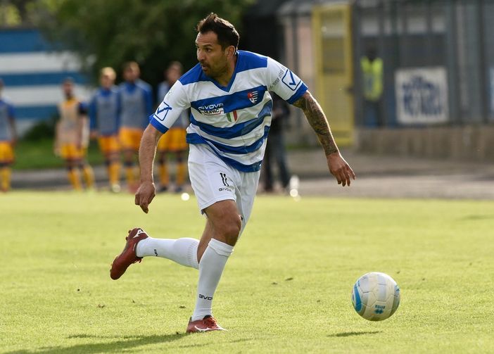 Pro Patria, anche le storie più belle hanno una fine: «Grazie capitan Santana!»