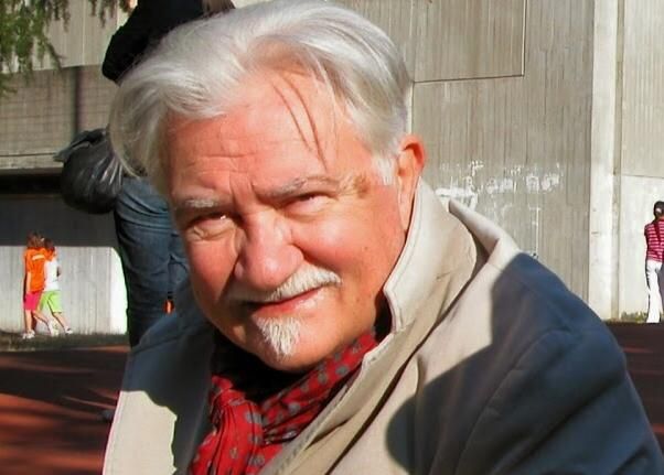 Aspettavo la canzone della sera da Maniglio. A lui bastava un gesto per dire tutto