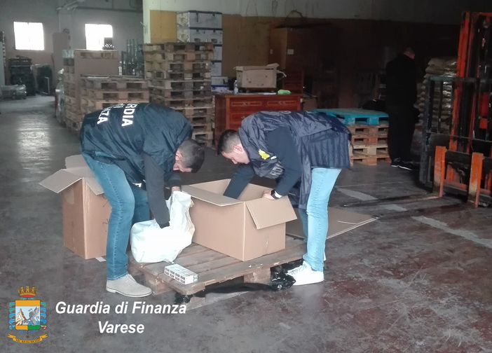 Il ritorno delle "bionde". La Guardia di Finanza sequestra oltre cinquemila stecche di sigarette di contrabbando