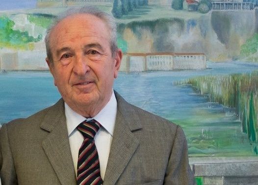 Il professor Alberto Artuffo in una foto tratta dalla pagina Facebook del Comune di Angera