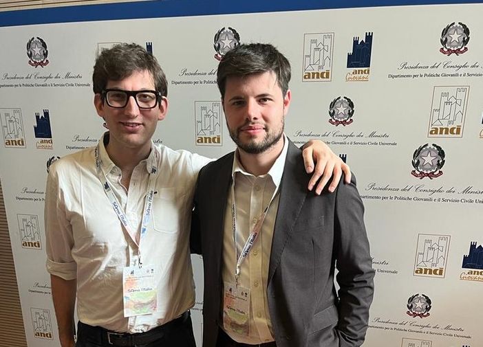 Il consigliere comunale di Besozzo Tombolato e il sindaco di Sangiano Marchesi all'assemblea Anci Giovani