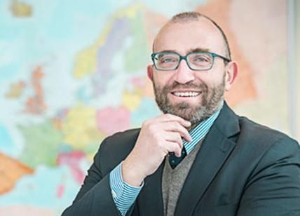 Marco Piuri ad di Trenord e, più in basso, il presidente Federica Santini