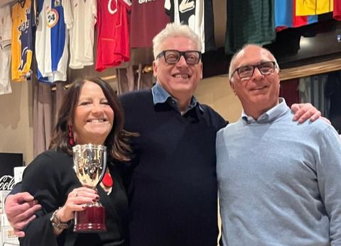 I vincitori del Trofeo Manlio Zucchi: Francesca Reale e Carlo Alberto Conelli premiati da Maurizio Huber (al centro) I vincitori del Trofeo Manlio Zucchi: Francesca Reale e Carlo Alberto Conelli premiati da Maurizio Huber (al centro)