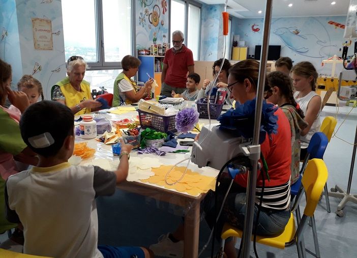 Con il "Banco dei desideri" e Feltrinelli un aiuto al Ponte del Sorriso di Varese Con il "Banco dei desideri" e Feltrinelli un aiuto al Ponte del Sorriso di Varese